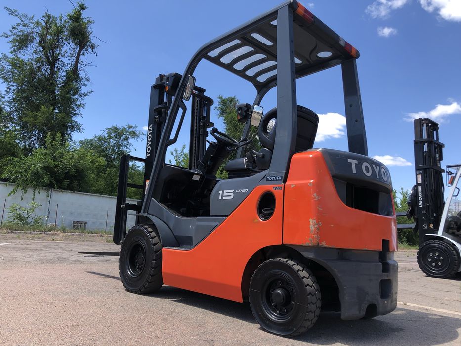 Навантажувач вилковий з вагами TOYOTA02-8FG15 вилочный погрузчик, кара