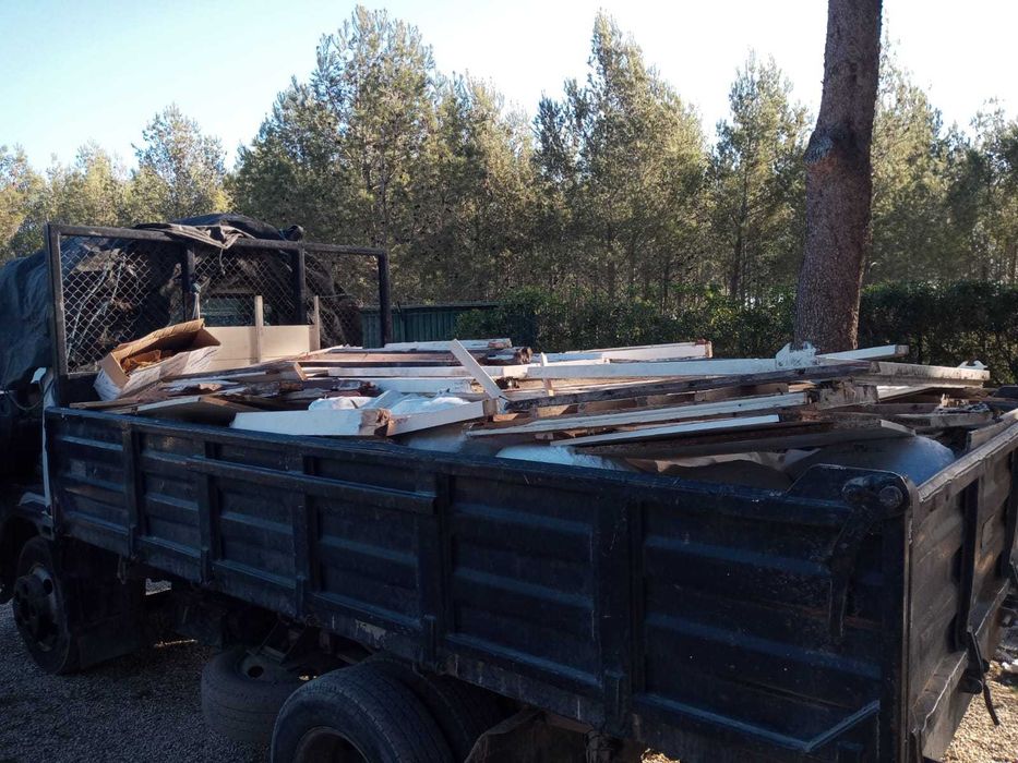 Remoção de entulho e resíduos inertes c/carrinhas