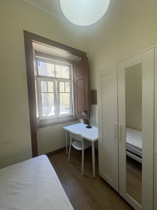 Aluga-se quarto individual em Moscavide