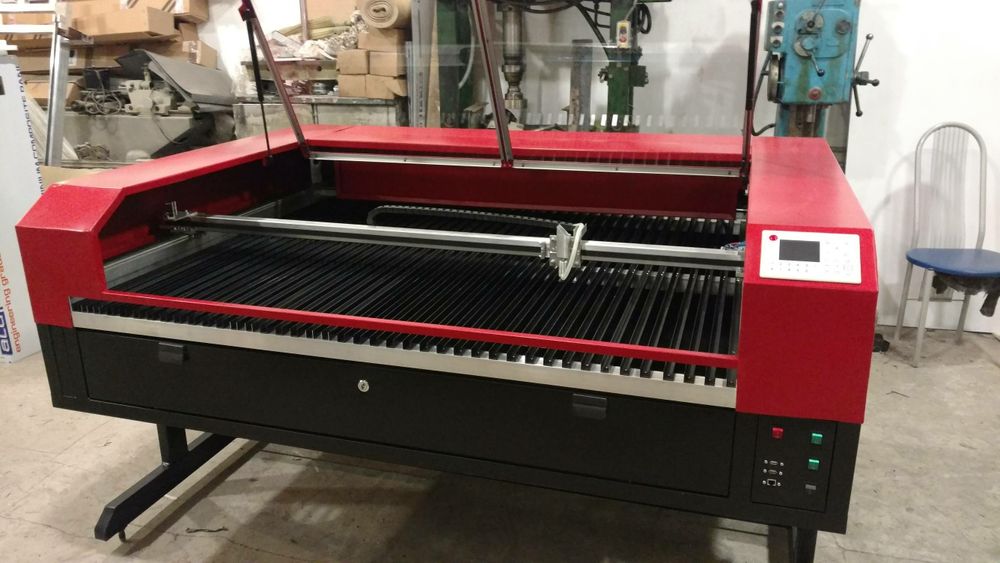 Лазерный станок гравер СО2