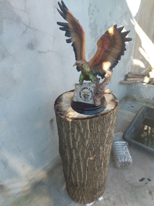 Estátua em  Marfinite da  ÁGUIA DO SLB para colecionadores boni