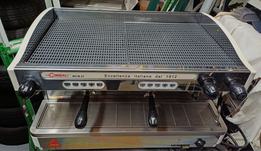 Maquina de cafe LA Cimbali como nova