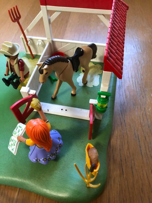 Playmobil cavalo estábulo