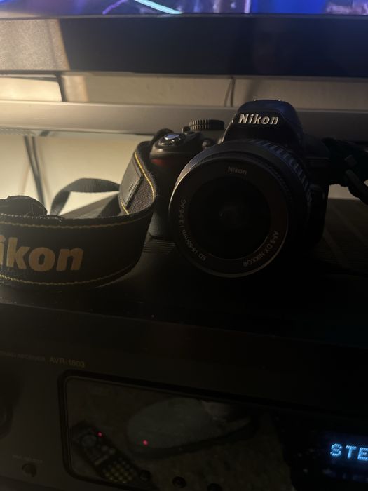 Nikon D3100 praticamente nova (sem uso)