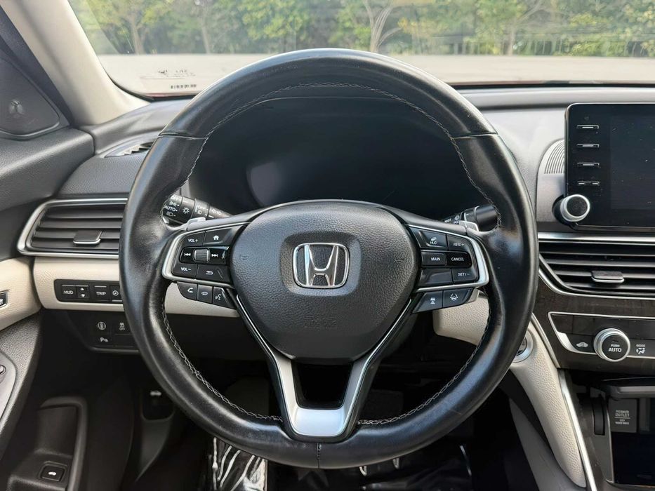 Honda Accord Touring      2019
