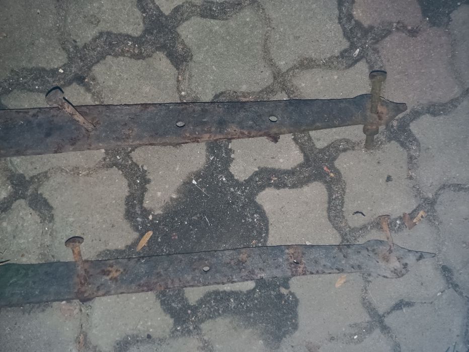 Stare zawiasy kute rdza