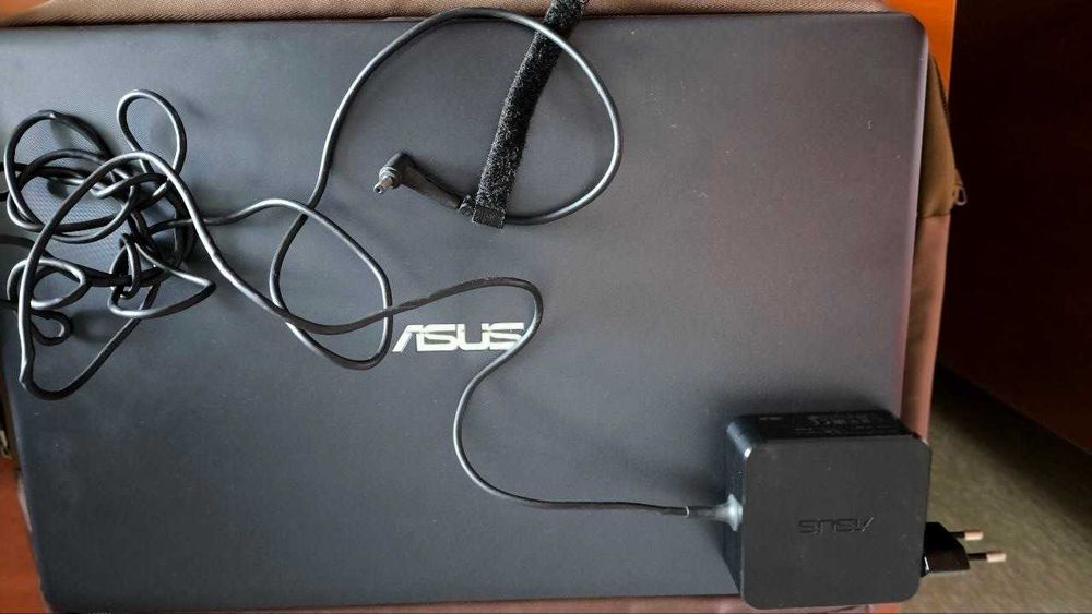 Ноутбук ASUS VivoBook 15 X542UF-DM004T  Dark Grey.