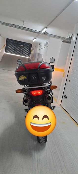 Honda Varadero, 1999 em excelente estado de conservação, sempre de garagem, pronta para fazer muitos kilometros