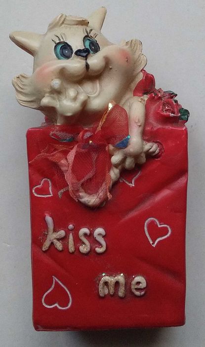Фігурка котик у пакеті Kiss Me