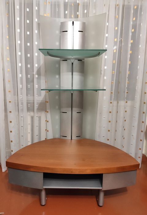 Тумба під телевізор Італія, на роликах, скляні полички, для великогоTV