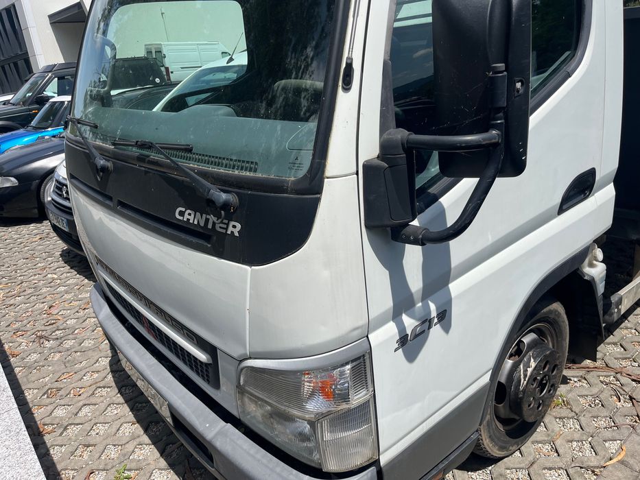 Mitsubishi fuso caixa aberta