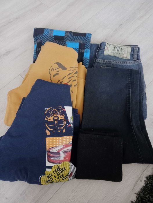 2 bluzy, polar, 2 pary spodni 134/140 dla chłopca, zestaw