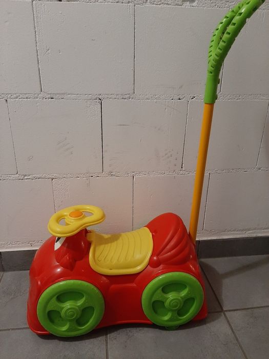 Chodzik jeździk czerwony