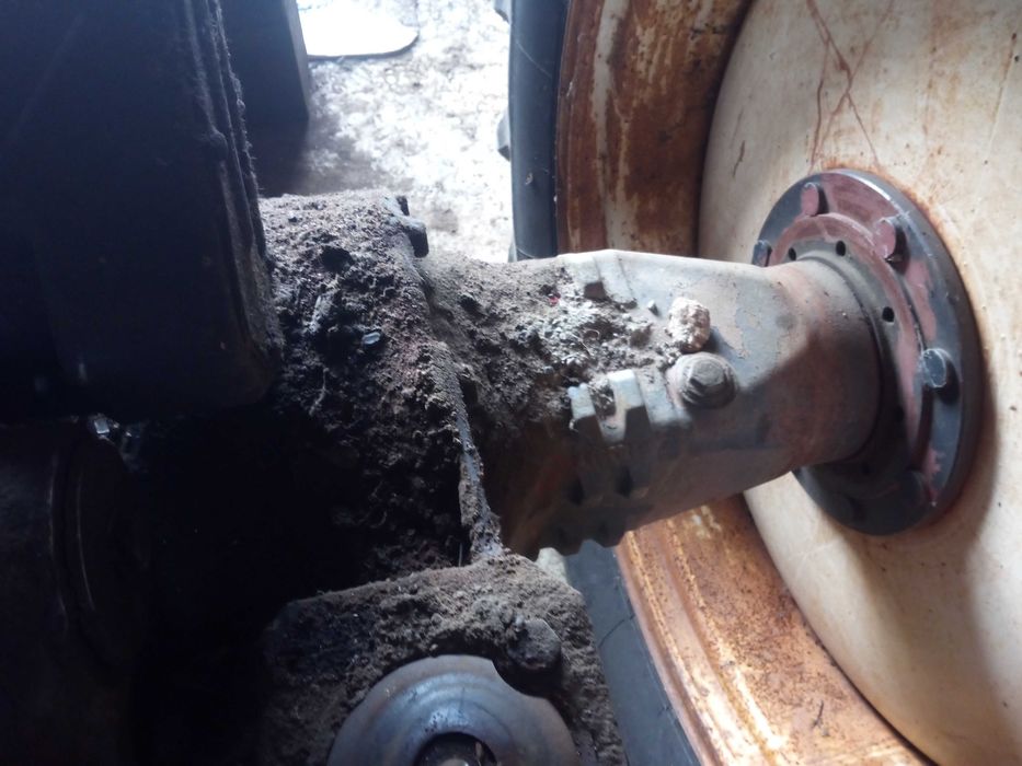 Ursus 912 i 914 zwolnica tył tylna nowy typ Zetor 8111 i 8145