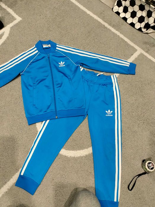Adidas dres dla chłopca rozmiar 128 niebieski