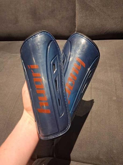 Ochraniacze piłkarskie huari