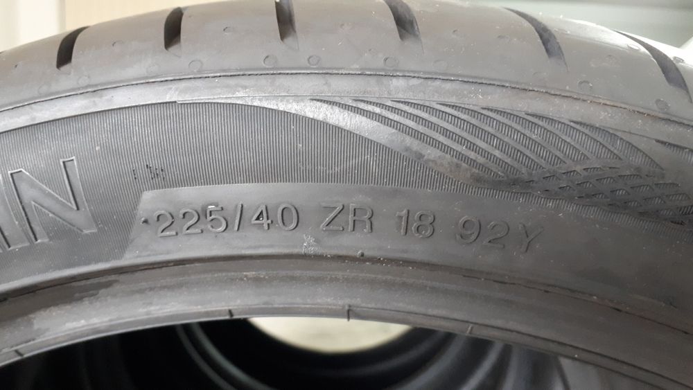 Quatro pneus novos 225/40ZR18 92Y Vredestein Giugiaro p/ Mercedes CLA