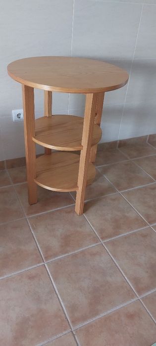 Mesas camilhas em bom estado