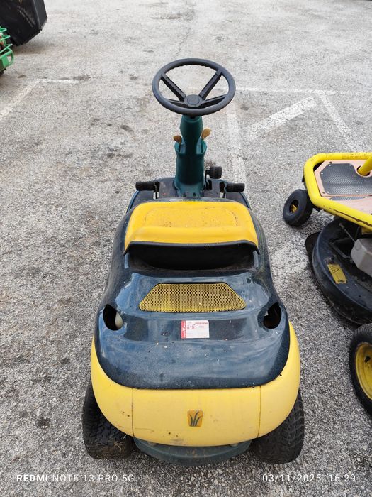 Trator MTD bom para jardim pequeno