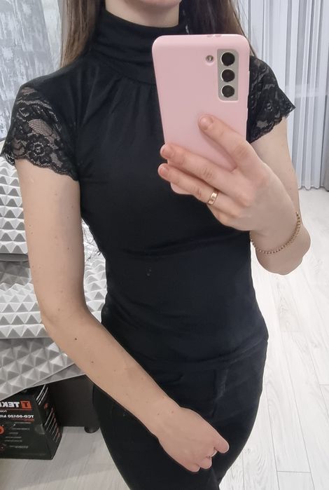 Футболка с кружевом