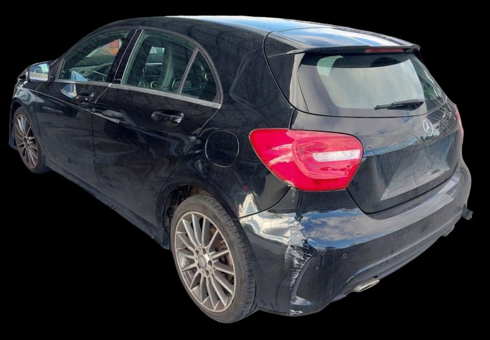 MERCEDES A180 2014 122cv 1.6 facil reparação (salvado)