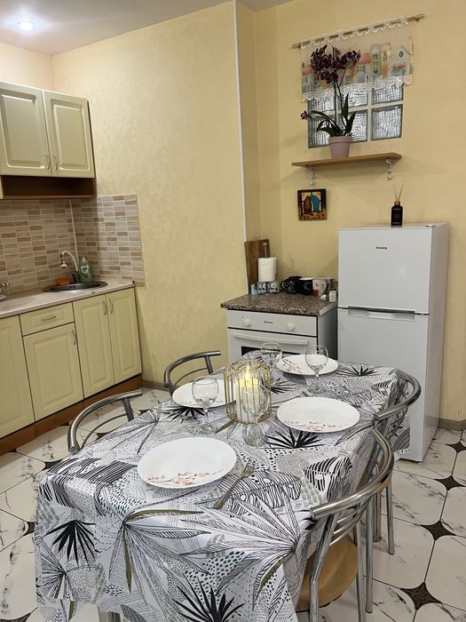 Здам подобово 3 кімнатну квартиру з видом на Дніпро в районі Казбет