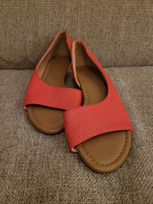 Różowe klapki (Jeeini, 36)