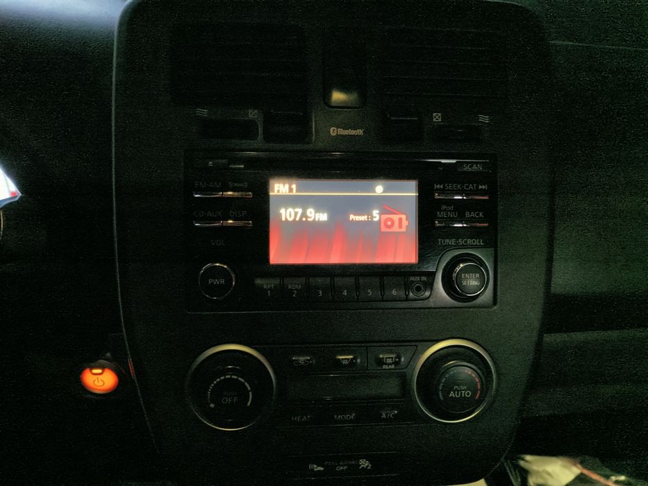 Продам NISSAN LEAF чорний салон 100км вебасто eberspaecher низька ціна