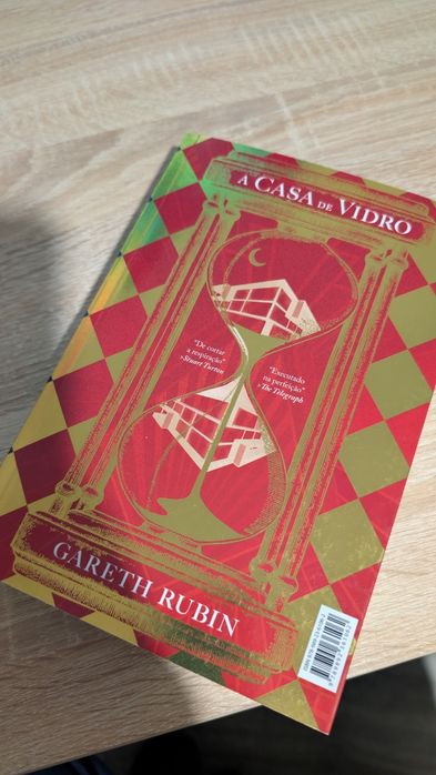 Livro "A casa de vidro" de Gareth Rubin