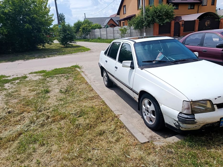Продам автомобиль 1991 года, двигатель 1.4