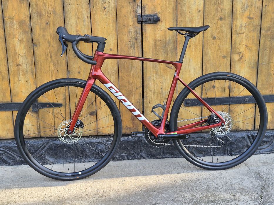 Велосипед шосейний Giant Defy endurance 2025p.