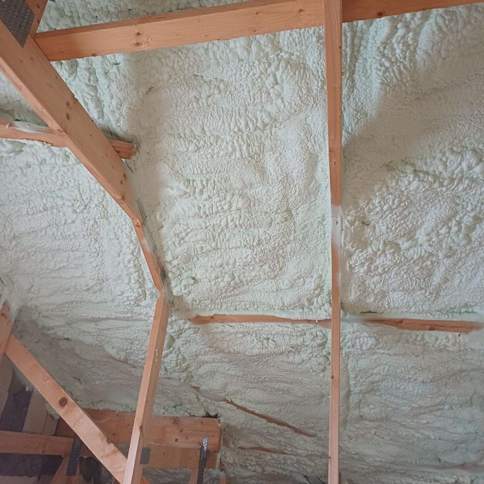 Ocieplanie pianą PUR