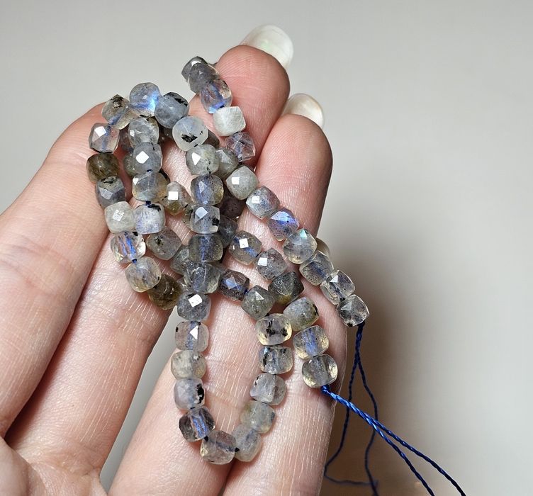 Labradoryt naturalny nitka