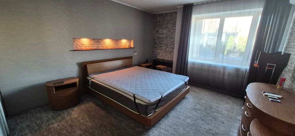Оренда 3-кімнатної квартири 120 м.кв.біля метро «Палац Україна» Антоновича,122