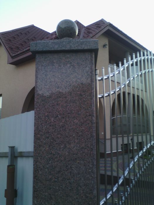 Накривки на паркан та кришки на стовпи з граніту | Від виробника