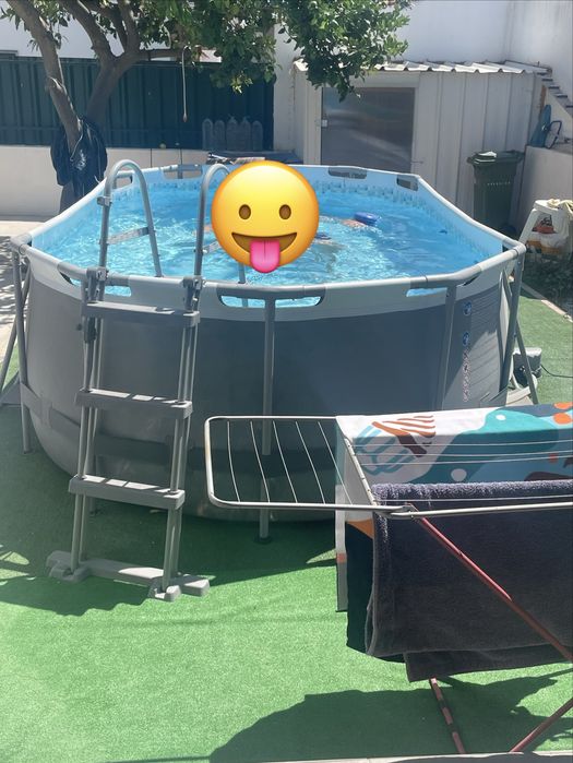 Piscina bestway com bomba de areia
