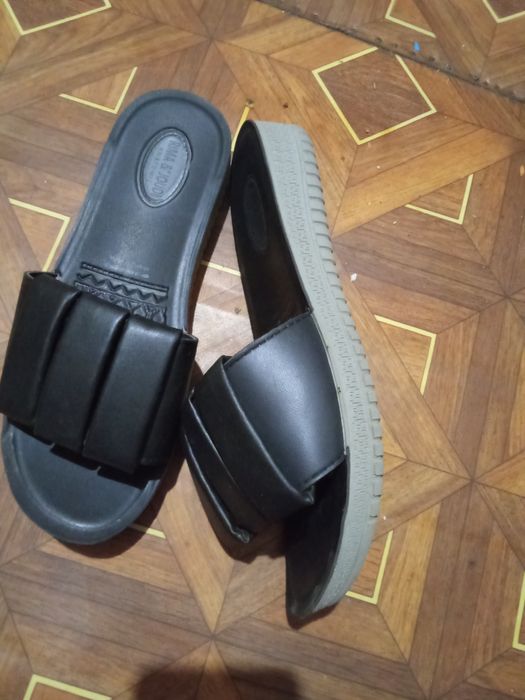 Шлепанцы женские р.41