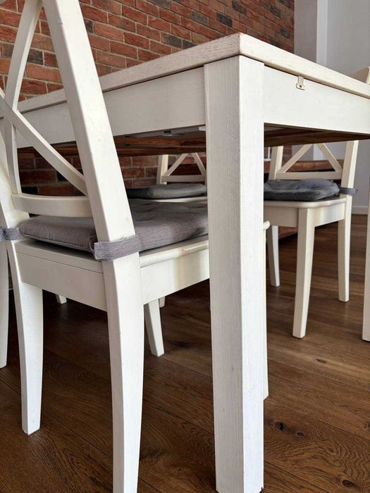 stół z 4 krzesłami Ikea