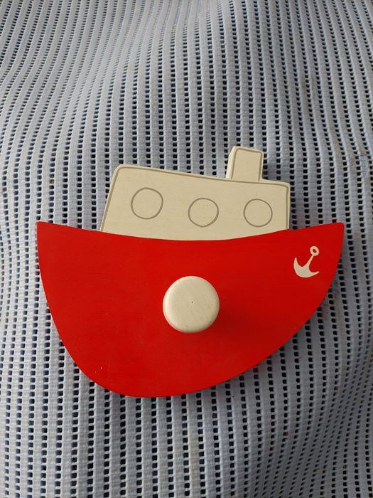 Passpartout, mealheiro e dois cabides