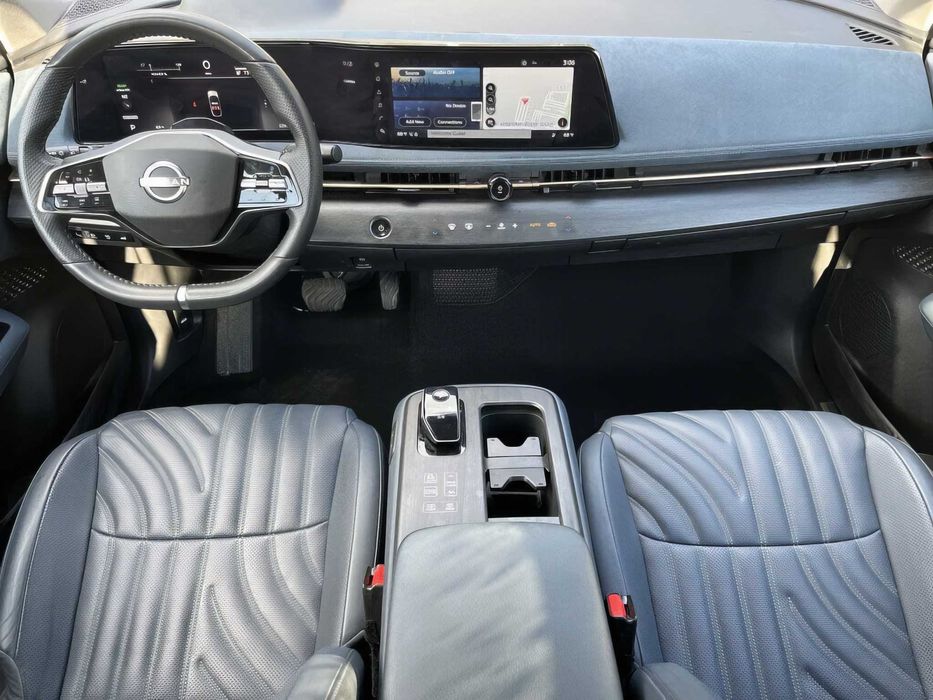 Nissan Ariya      2024