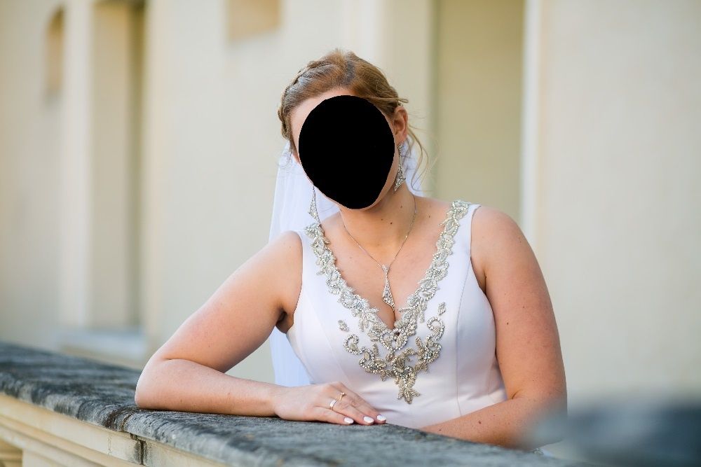 Przepiękna niestandardowa suknia ślubna