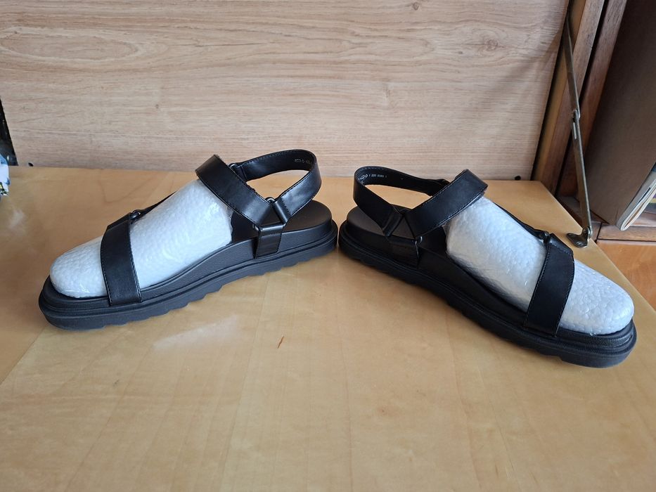 Sandały CATWALK- Deichmann rozm.38 dł.wkładki 24 cm.