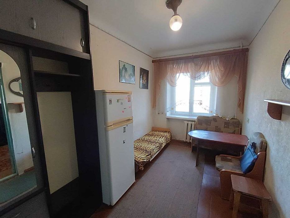 Дві кімнати в гуртожитку, терміново