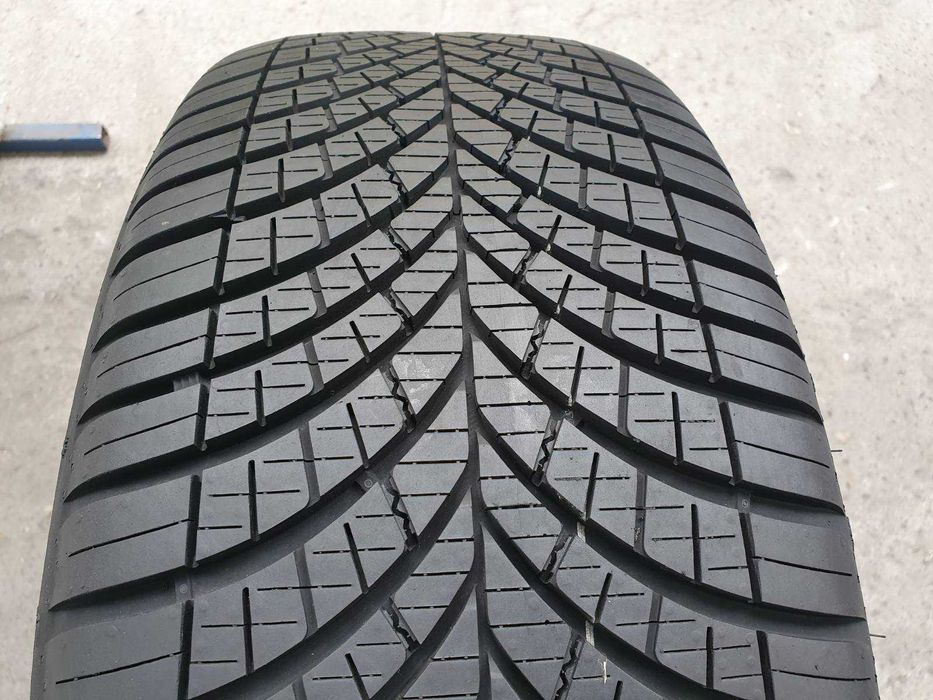 2x Goodyear Vector 4Seasons Gen 3 215/50r19  7,5mm Jak nowe