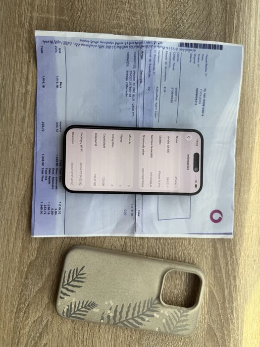 Iphone 15 pro em muito bom estado com garantia, 81% bateria.