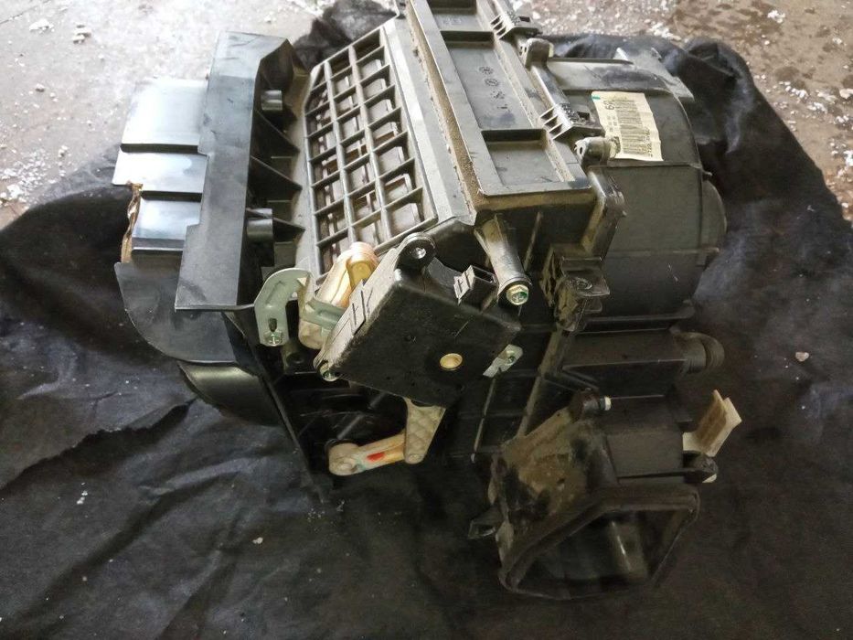 Корпус пічки печки Nissan Primera P12 2.2D Ніссан 27110AV668 Розборка