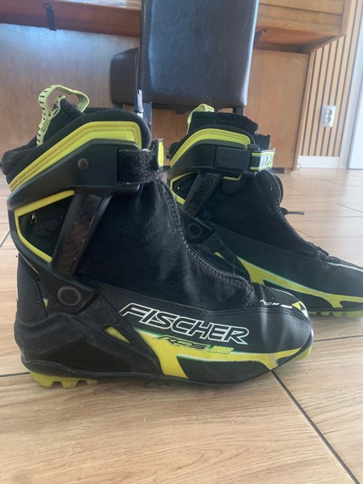 Buty do nart biegowych  rozm EU 40 Fischer skating RCS SKATE NNN