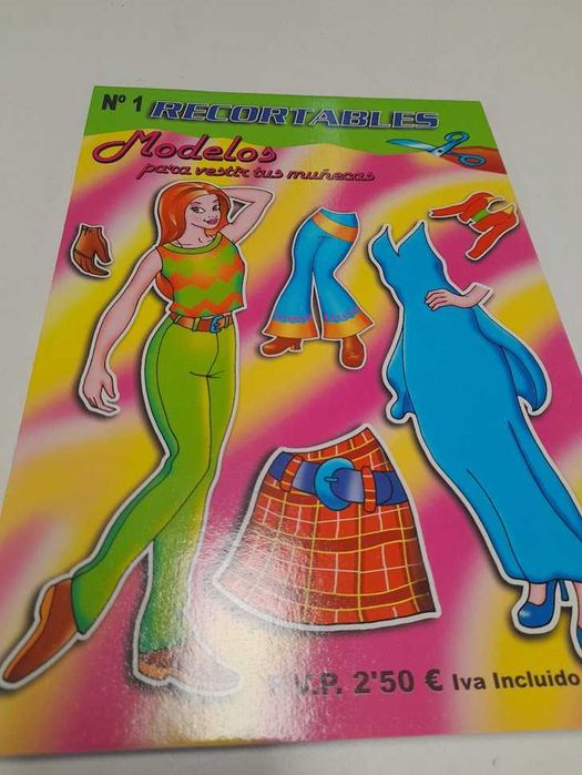 Colecção 8 livros recortáveis, roupa mulher