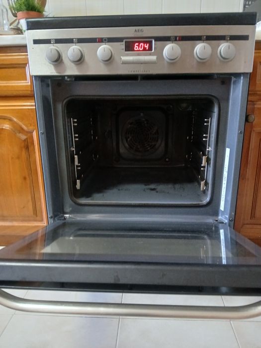 Fogão eléctrico com forno