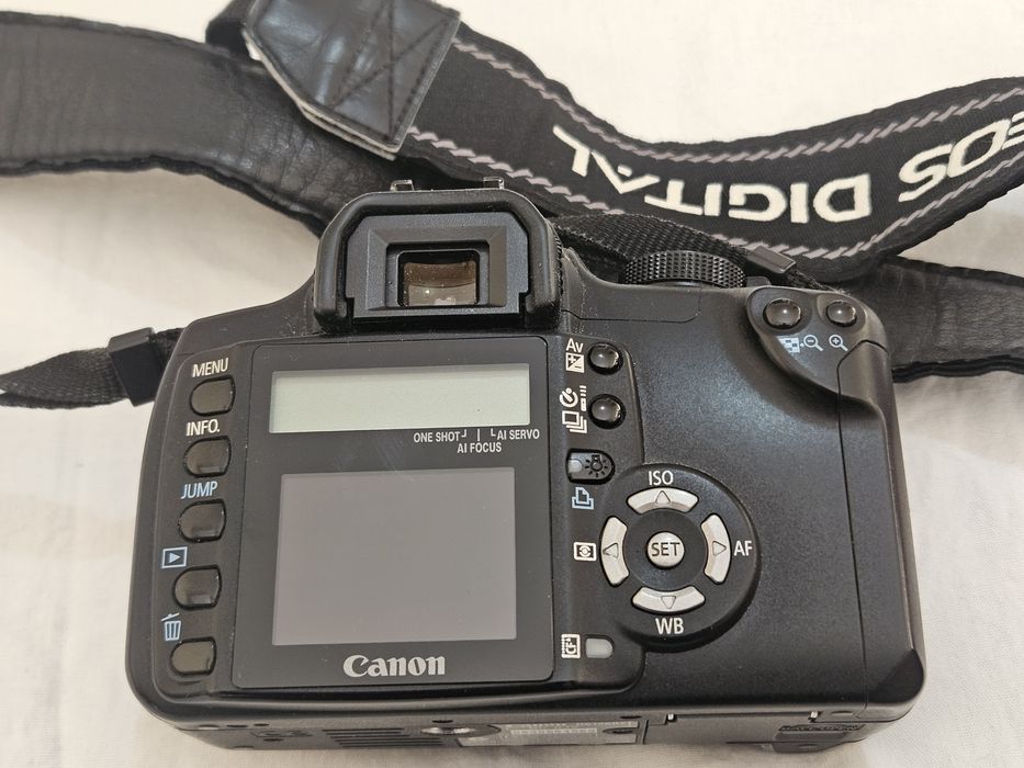 Дзеркальний Canon EOS 350D Body + 2 акумулятори та зарядка. Для старту